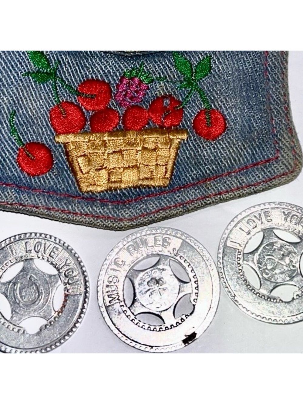 Vintage denim cherry basket coin purse • button pouch • with lucky coins - Picture 5 of 9